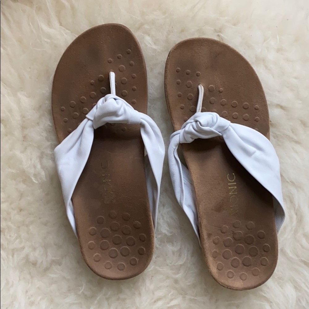 Vionic White Pippa Leather Knotted Sandals